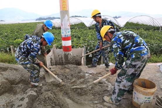 并对处于开阔地带的近百根电杆进行基础加固,,以此保证该线路在台风到